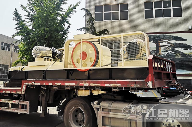 對輥式破碎機發貨 對輥式破碎機發貨