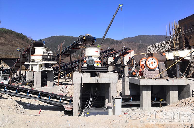 時(shí)產(chǎn)250噸砂石設(shè)備生產(chǎn)現(xiàn)場 時(shí)產(chǎn)250噸砂石設(shè)備生產(chǎn)現(xiàn)場