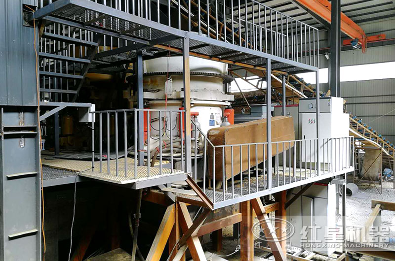 鋼渣破碎加工客戶(hù)現(xiàn)場(chǎng)一角 鋼渣破碎加工客戶(hù)現(xiàn)場(chǎng)一角