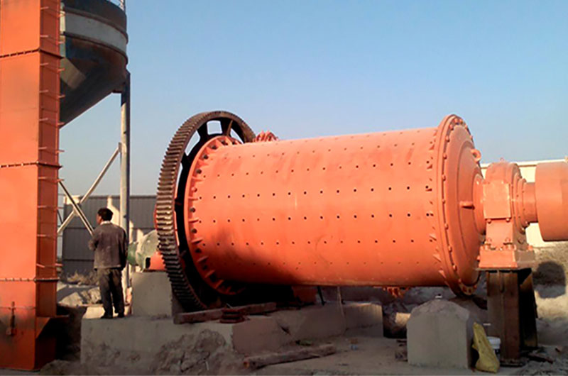 球磨機現(xiàn)場 球磨機現(xiàn)場