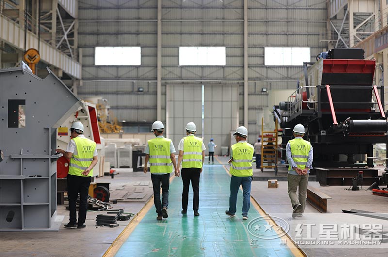 客戶(hù)參觀反擊破生產(chǎn)車(chē)間 客戶(hù)參觀反擊破生產(chǎn)車(chē)間