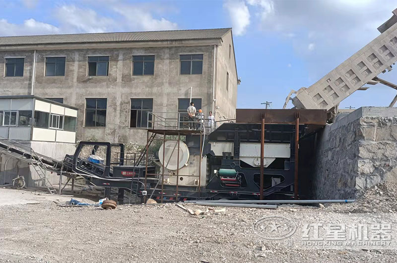 輪胎移動鄂式破碎機 輪胎移動鄂式破碎機